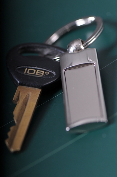 R73285 - Brelok metalowy Legend, srebrny